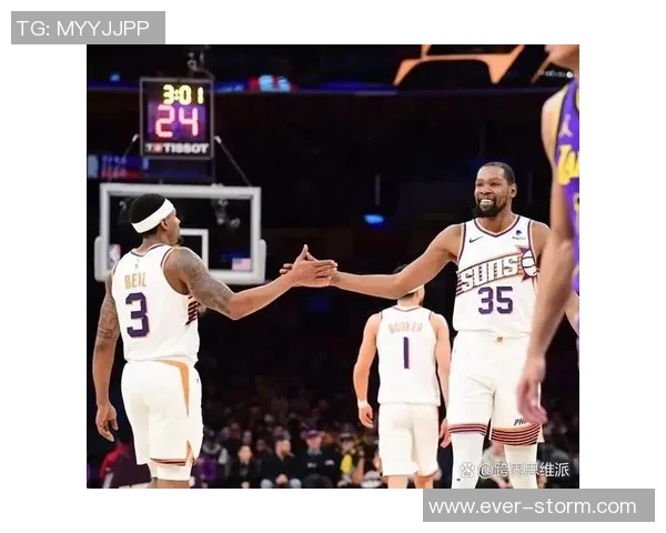 足球明星与杜兰特的跨界合作与竞技精神的完美融合